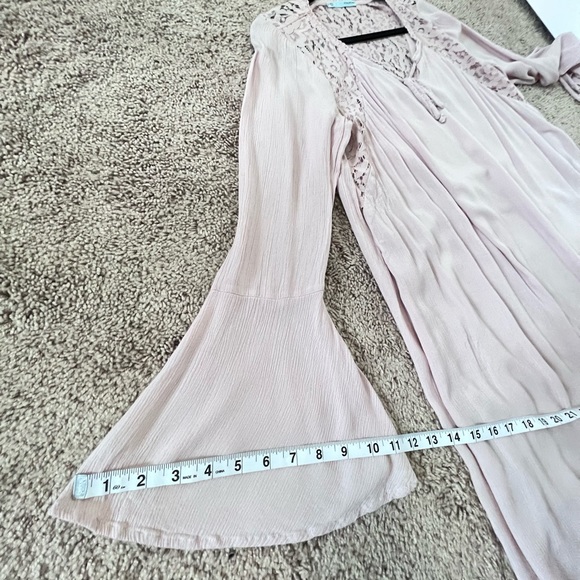 Flowy Mauve Blush Pink Long Sleeve Bell Sleeve Dress - Picture 10 of 13